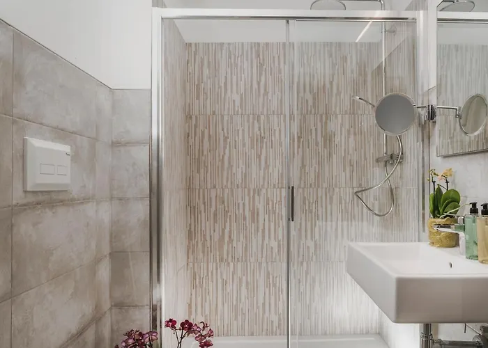 Nido & تْشيزيناتيكو