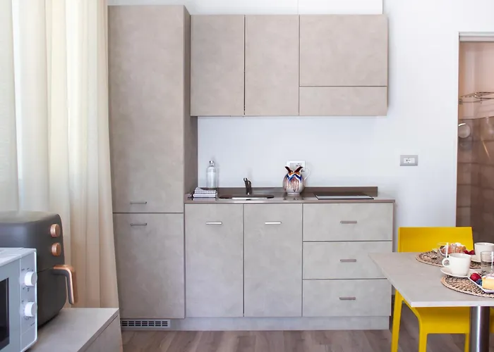 Nido & تْشيزيناتيكو