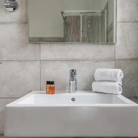 Hotel Nido Suite & Apartments 3*