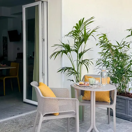 Nido Suite & Apartments Hotel 3*