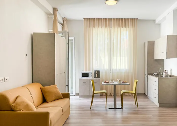 Otel Nido & 3*